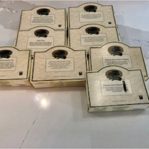 NWT Vintage 8 CHEVRON DIE CAST TRUCKS MADE IN ENGLAND BY LLEDO Models - Picture 3 of 11